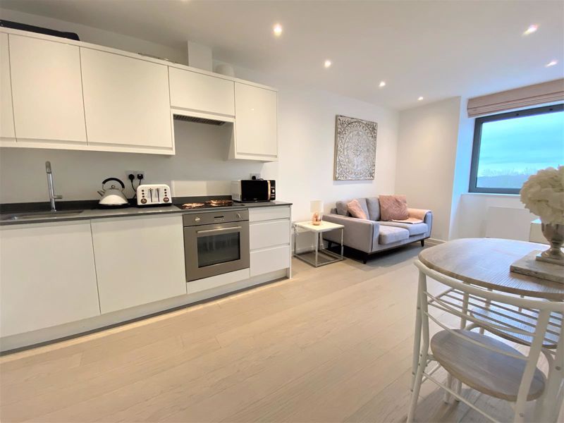 Property photo 2 of 7 Photo 4