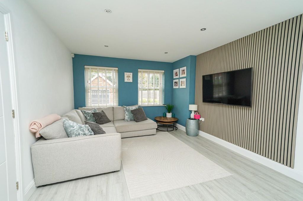 Property photo 2 of 30
