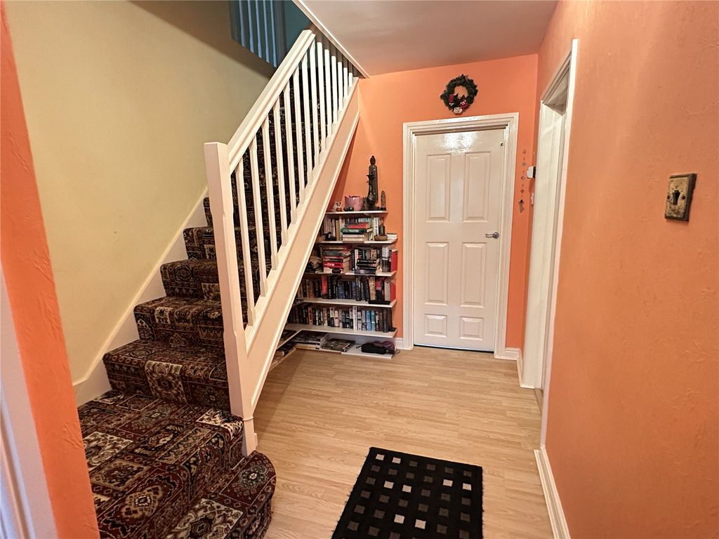 Property photo 2 of 23 Picture No. 43