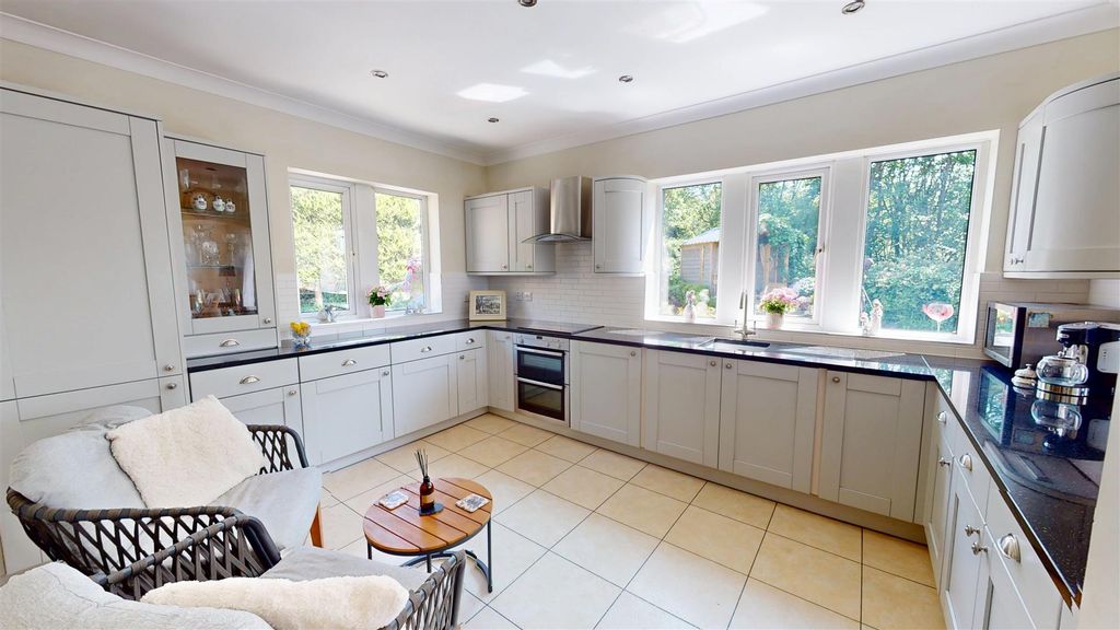 Property photo 2 of 40 Kitchen