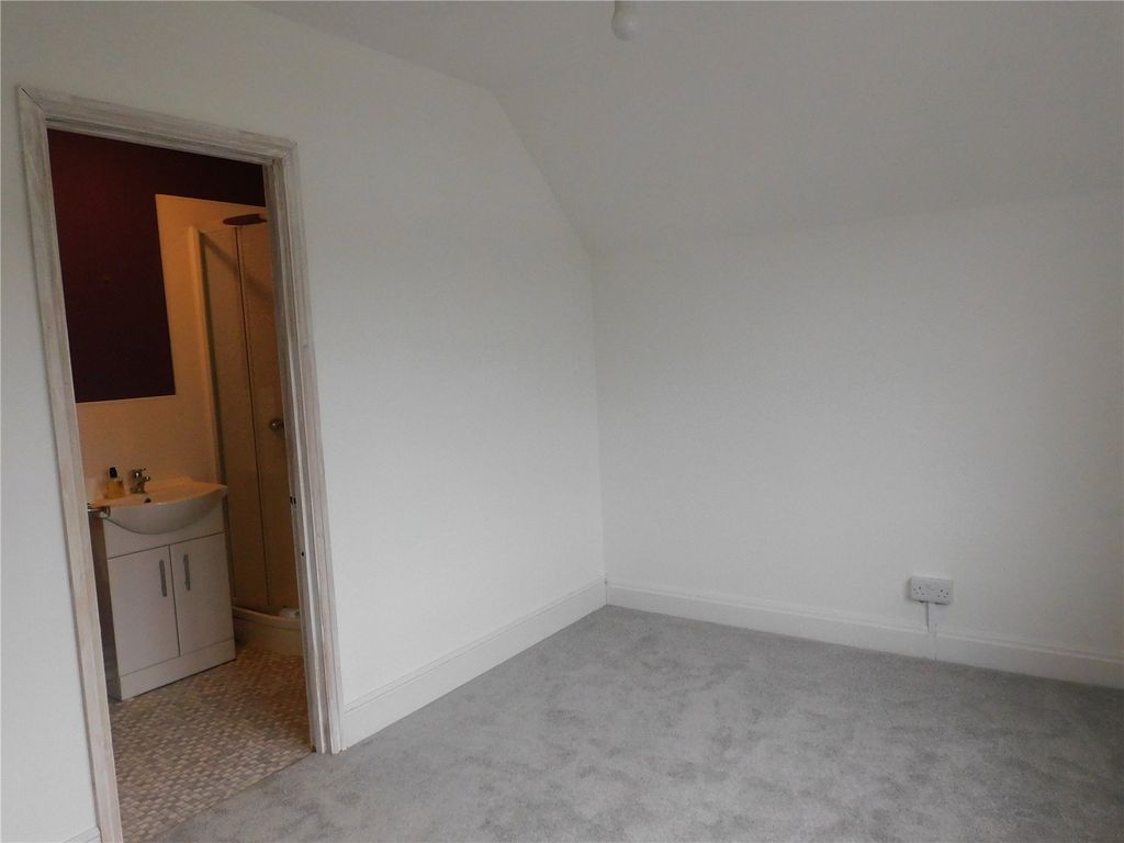 Property photo 3 of 8 Picture No. 01