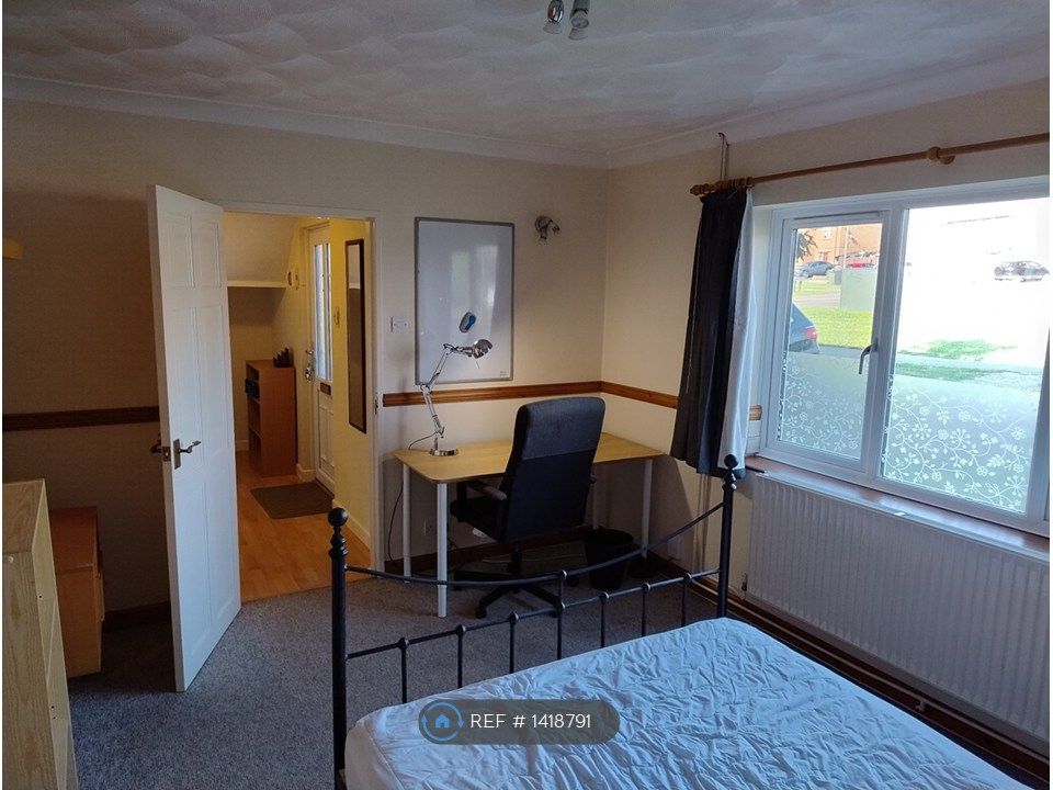 Property photo 2 of 14 Bedroom 1