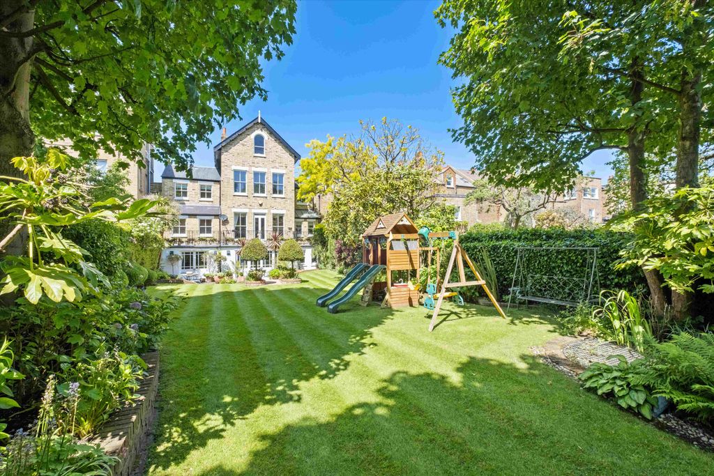 Property photo 3 of 18 Image