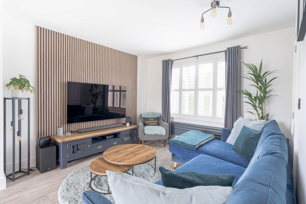 Property photo 3 of 15