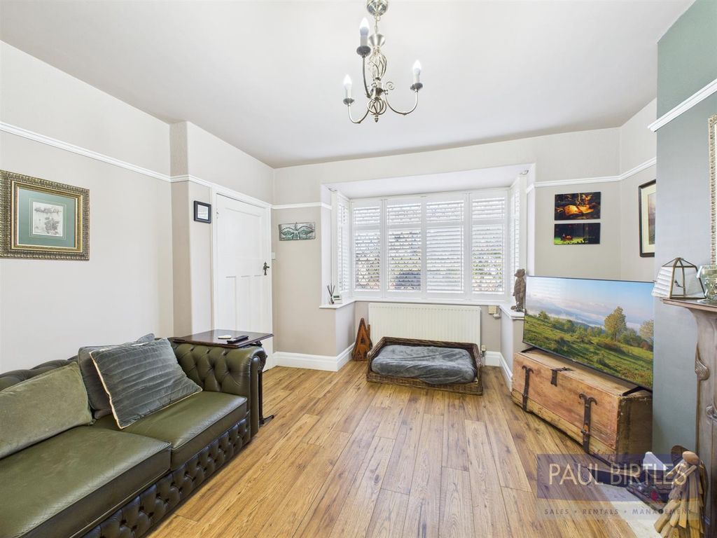 Property photo 3 of 21 Cam04378G0-Pr0280-Still015.Jpg