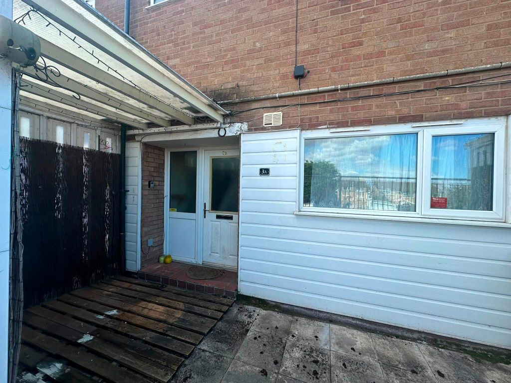 Property photo 2 of 28