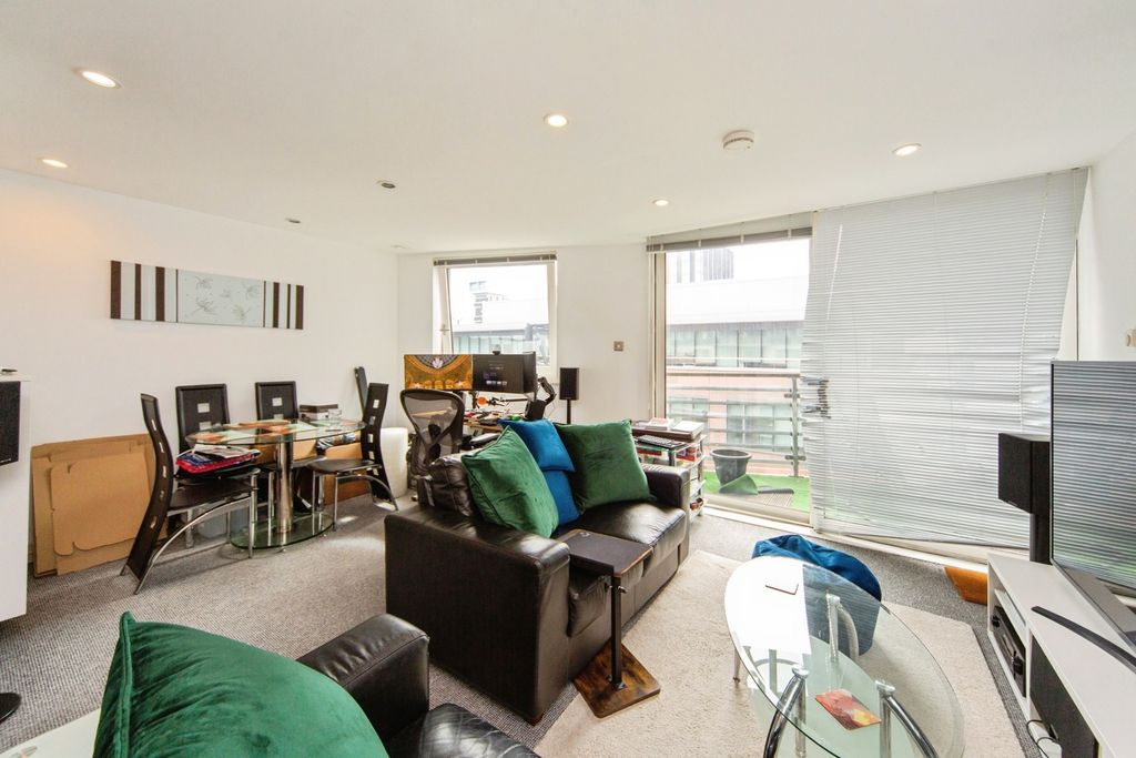 Property photo 3 of 15 Pbox-Img.Jpg