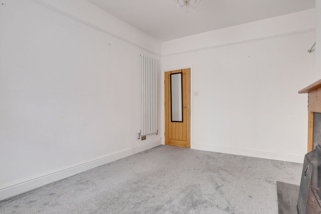 Property photo 3 of 29