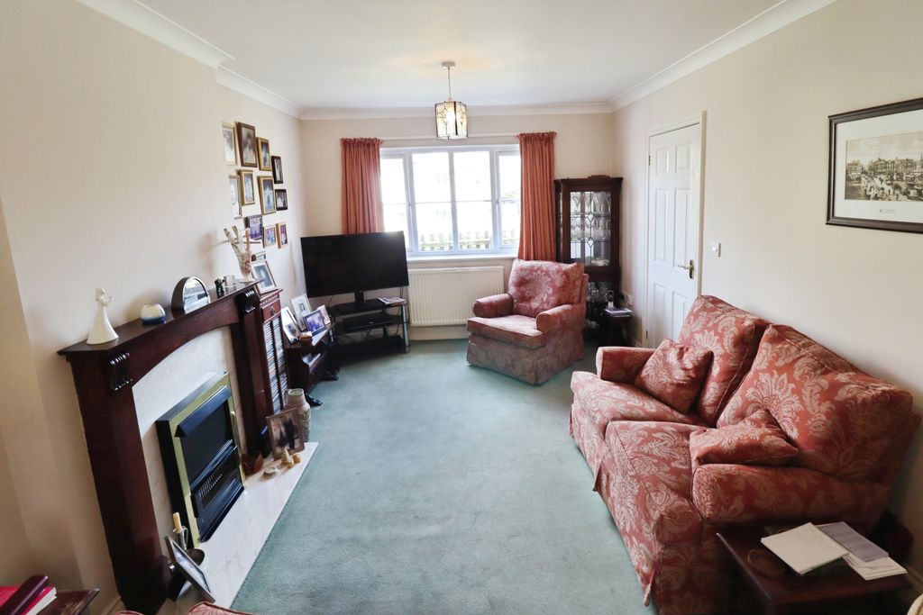 Property photo 2 of 14