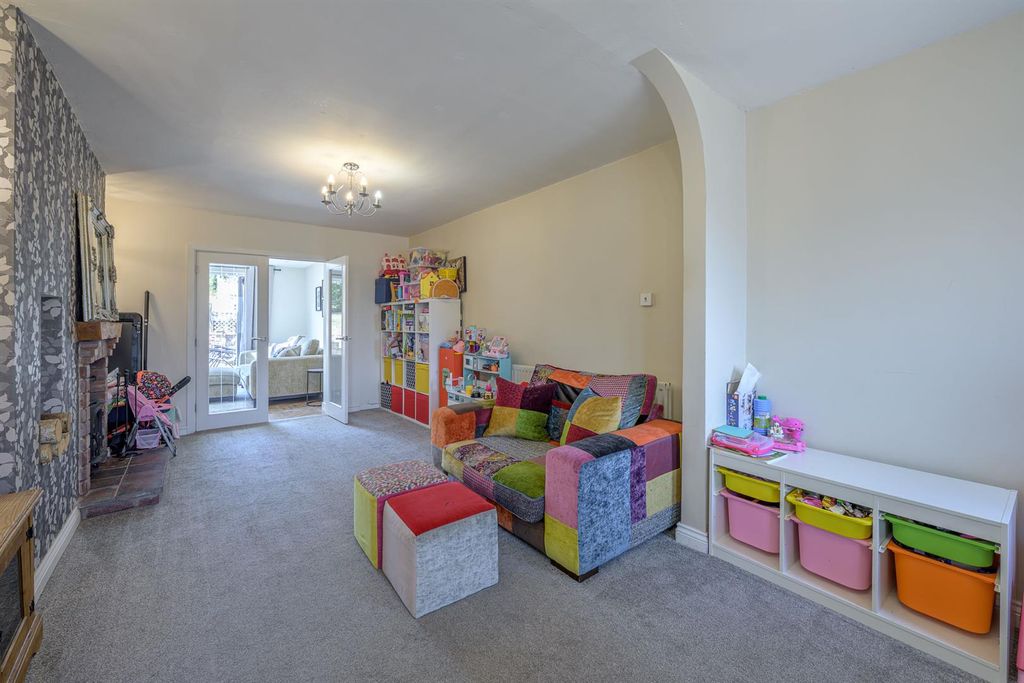 Property photo 3 of 23
