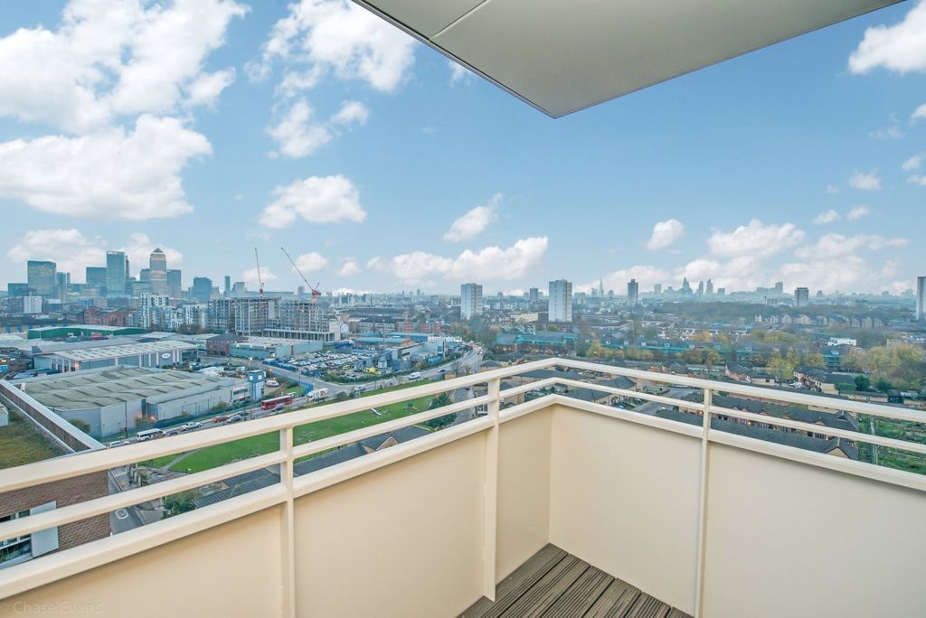 Property photo 3 of 11 Balcony