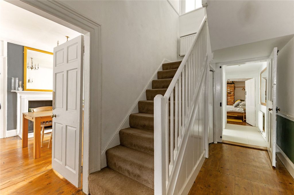 Property photo 2 of 13 Hallway