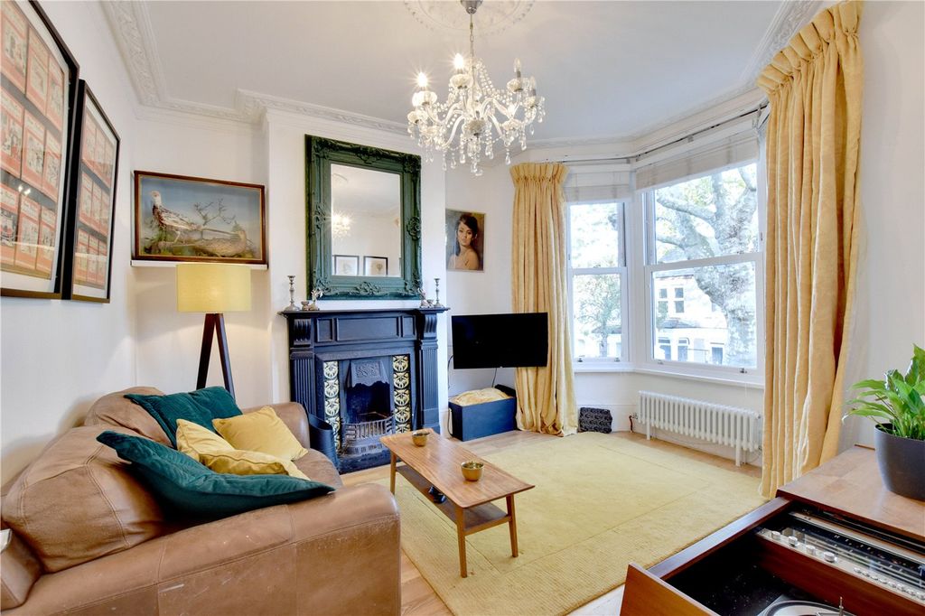 Property photo 2 of 24 Picture No. 01