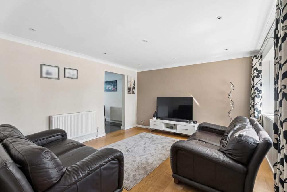 Property photo 3 of 19 Sitting Room