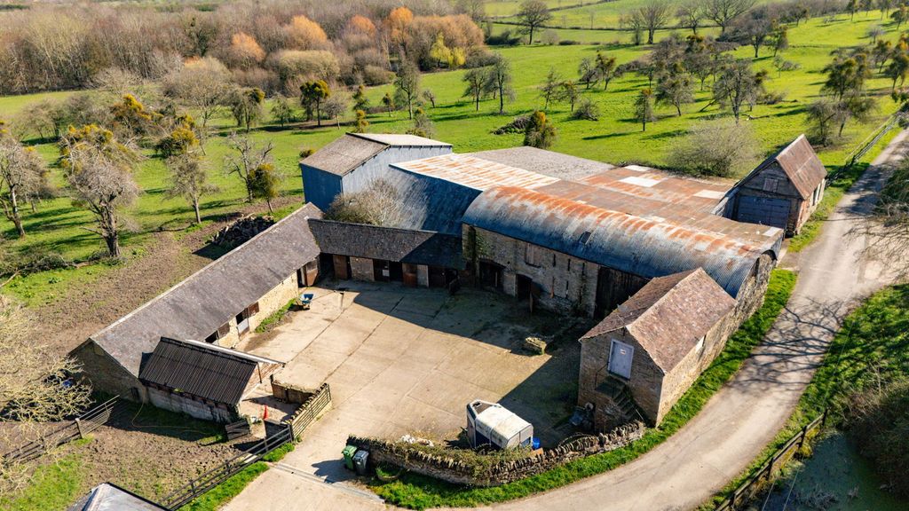 Property photo 1 of 11