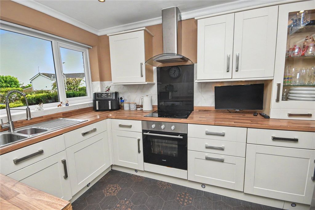 Property photo 2 of 15 Picture No. 06