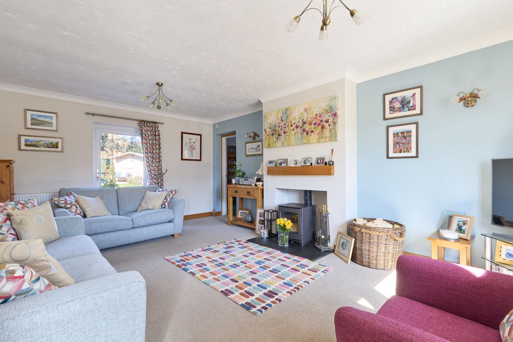 Property photo 3 of 22 20_Hall_Lane_Burwell_0204250005