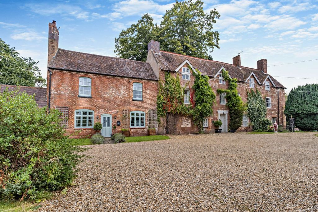 Property photo 2 of 32 Front Facade