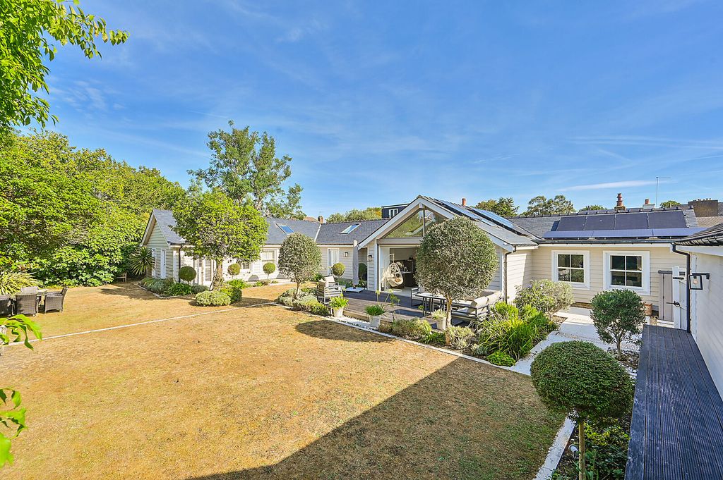 Property photo 1 of 41