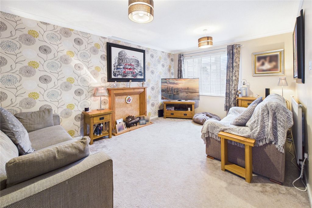 Property photo 3 of 23 Living Room