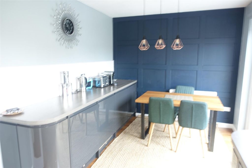 Property photo 3 of 17 Kitchen Diner