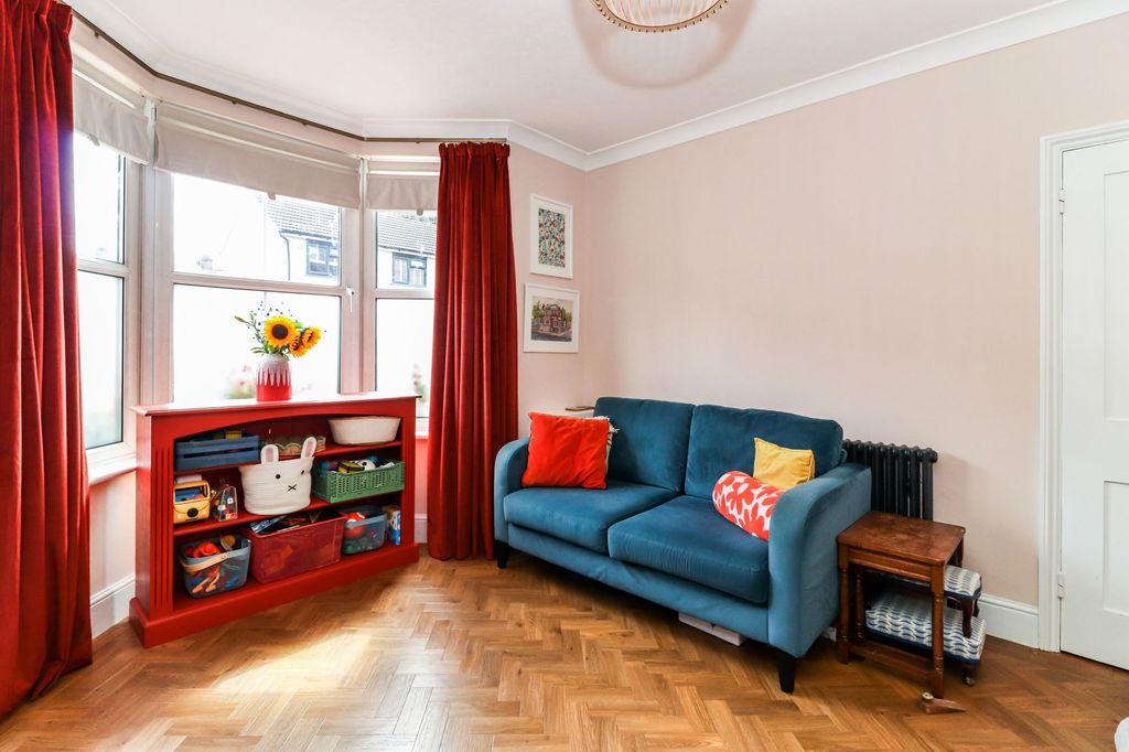 Property photo 3 of 23