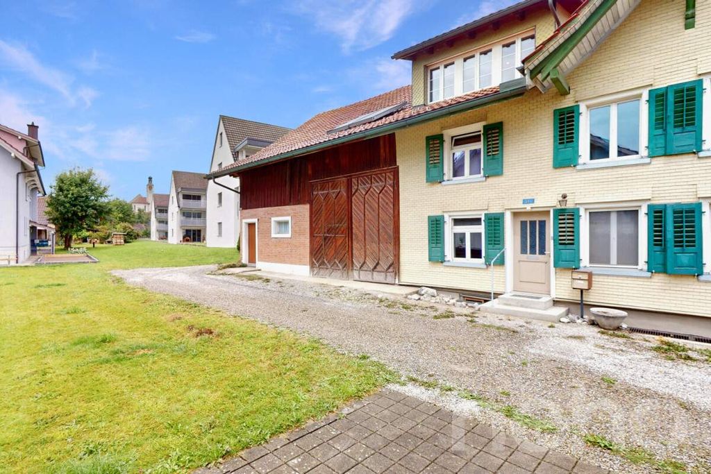 Property photo 3 of 13