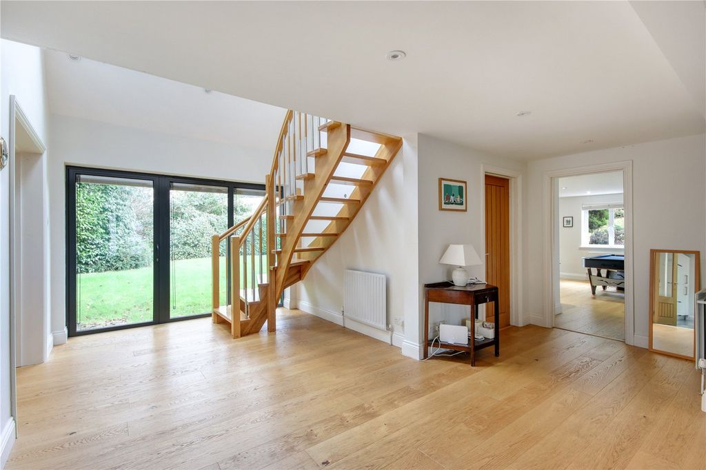 Property photo 2 of 15 Entrance Hall