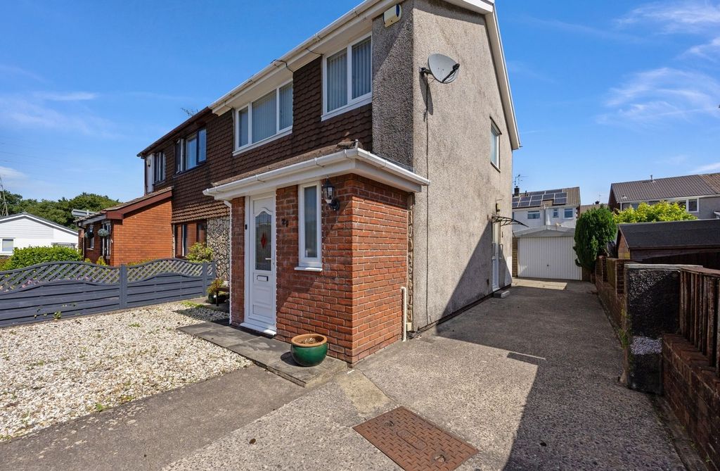 Property photo 2 of 31