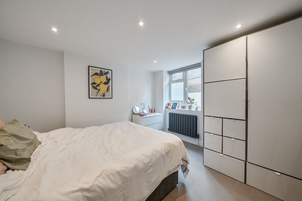 Property photo 3 of 11 1331027-8-68838F1...