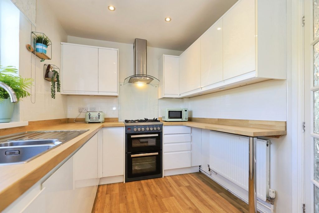 Property photo 3 of 20 Pbox-Img.Jpg