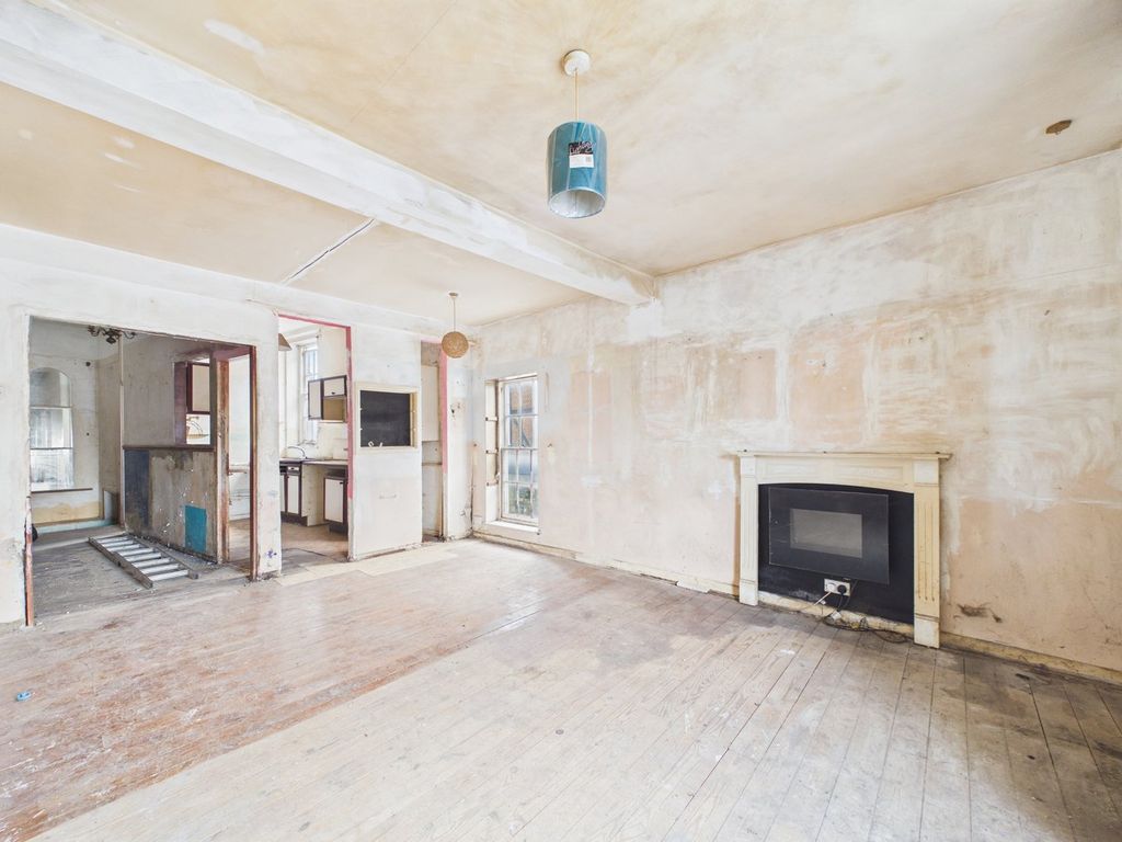 Property photo 3 of 5