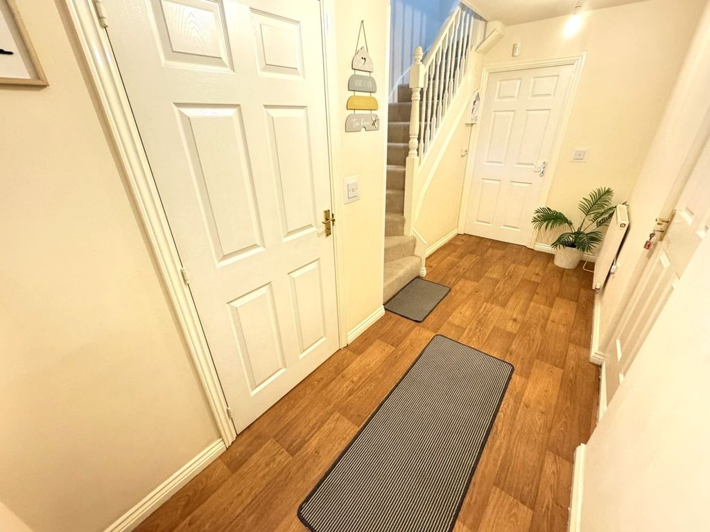 Property photo 2 of 29