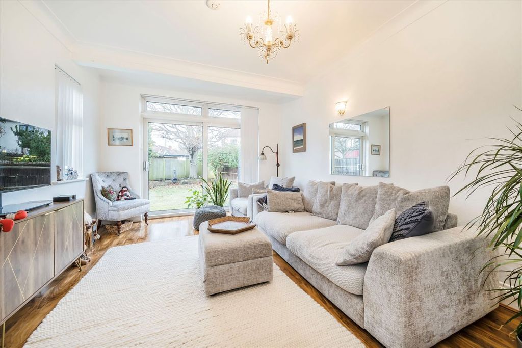 Property photo 2 of 8