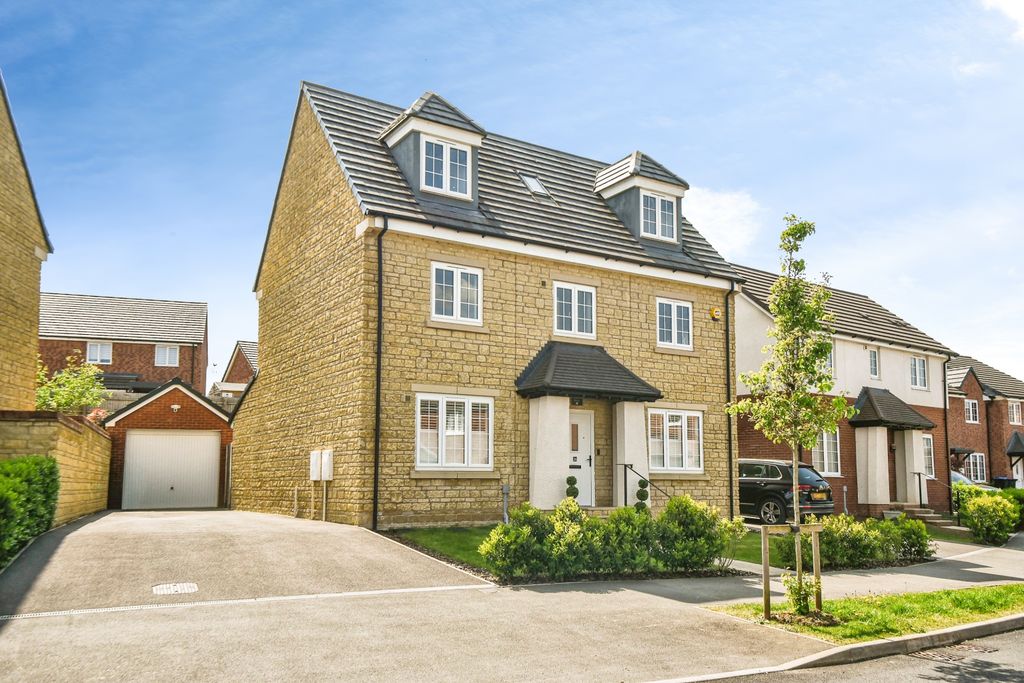 Property photo 2 of 20