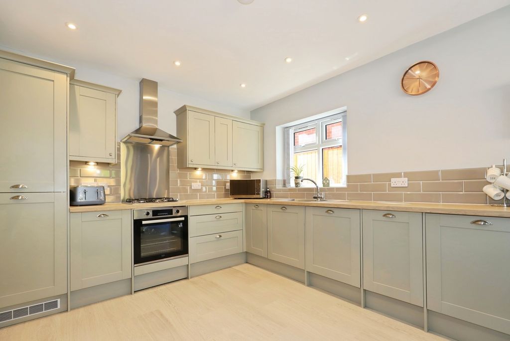 Property photo 2 of 22 Pbox-Img.Jpg