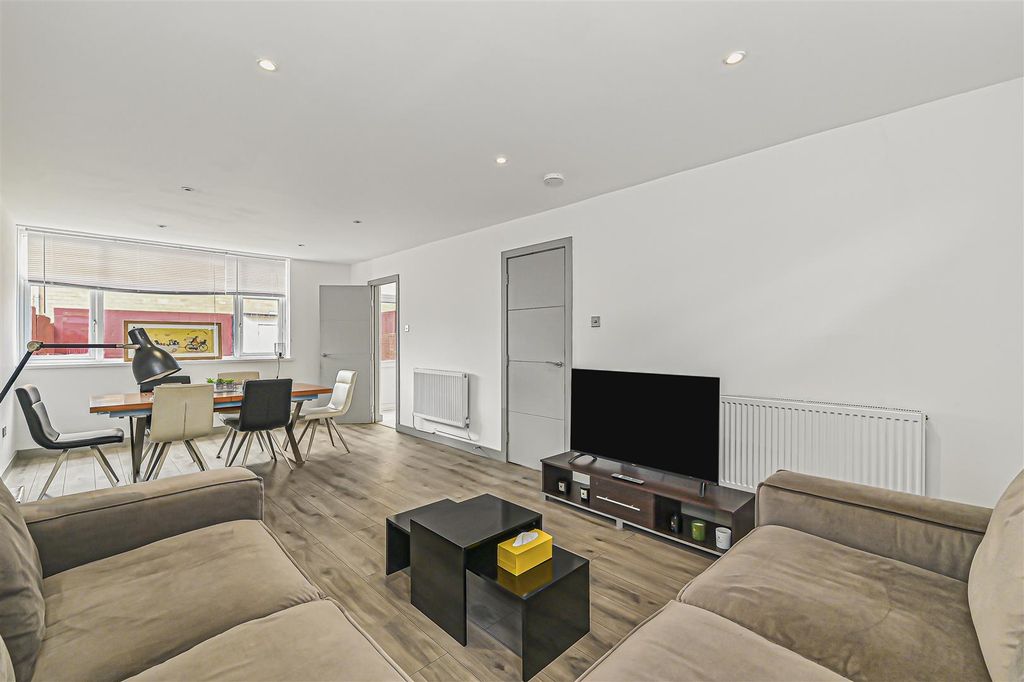 Property photo 1 of 18 Living Room 4 .Jpg