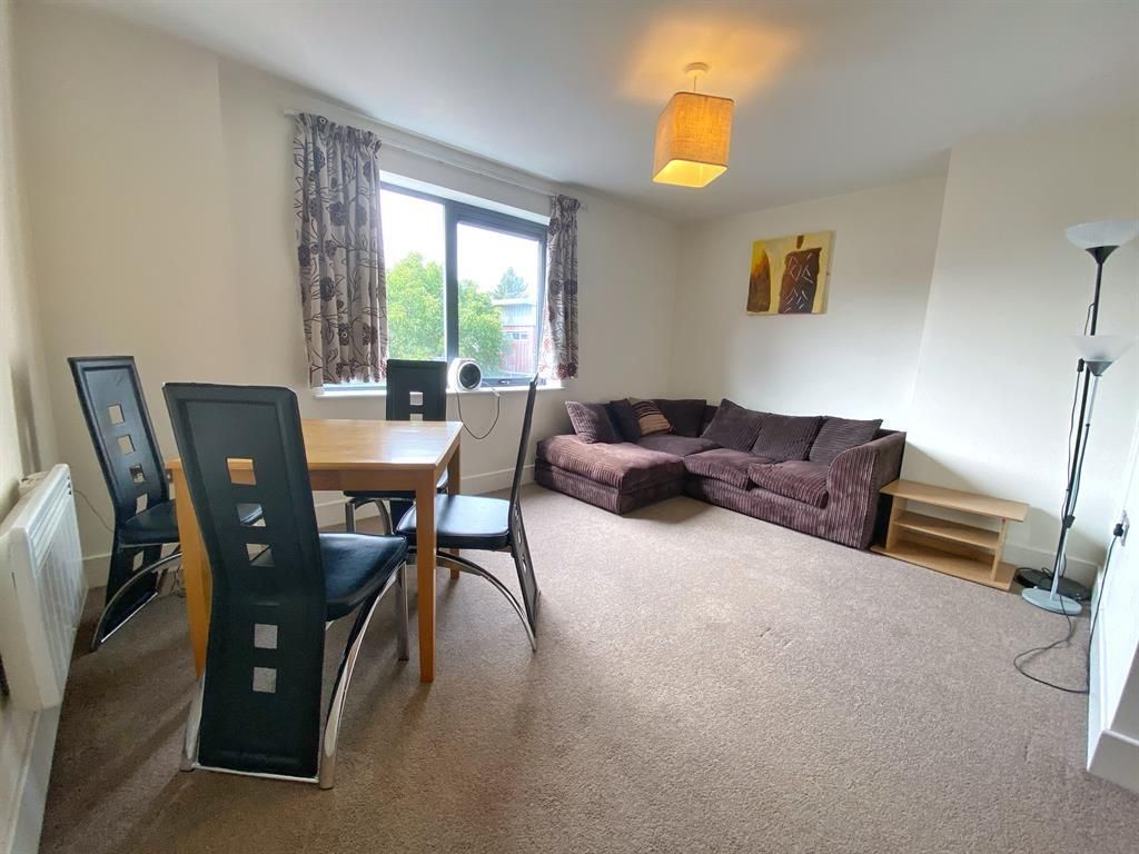 Property photo 2 of 8