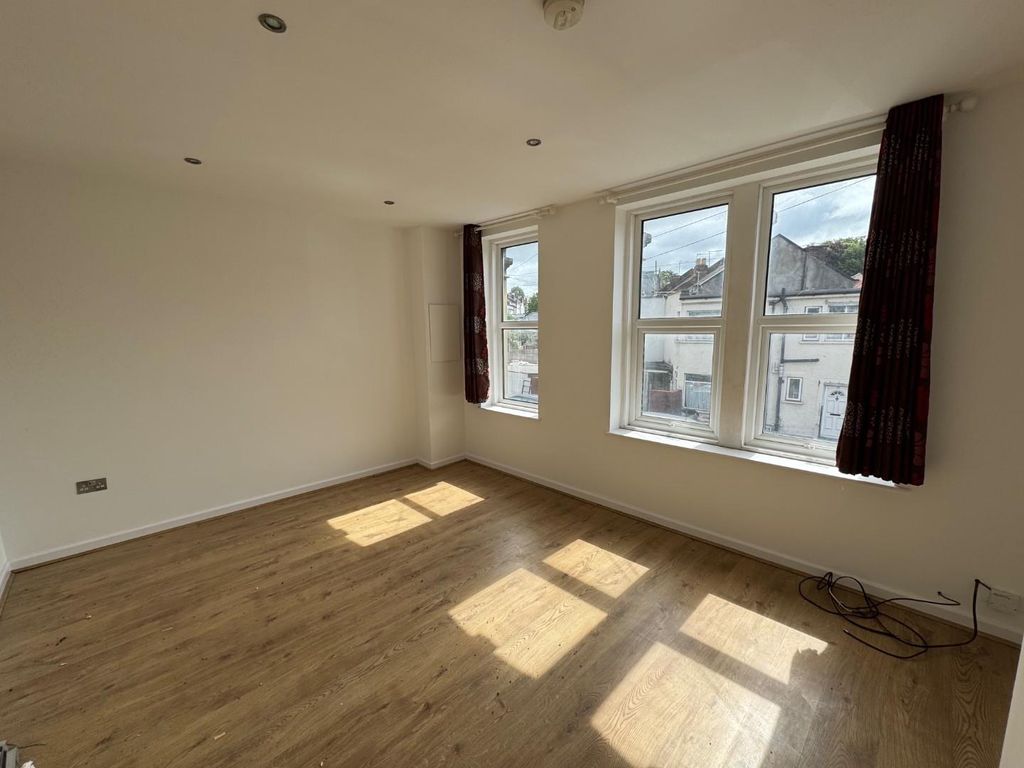 Property photo 3 of 12 Img_4048.Jpeg