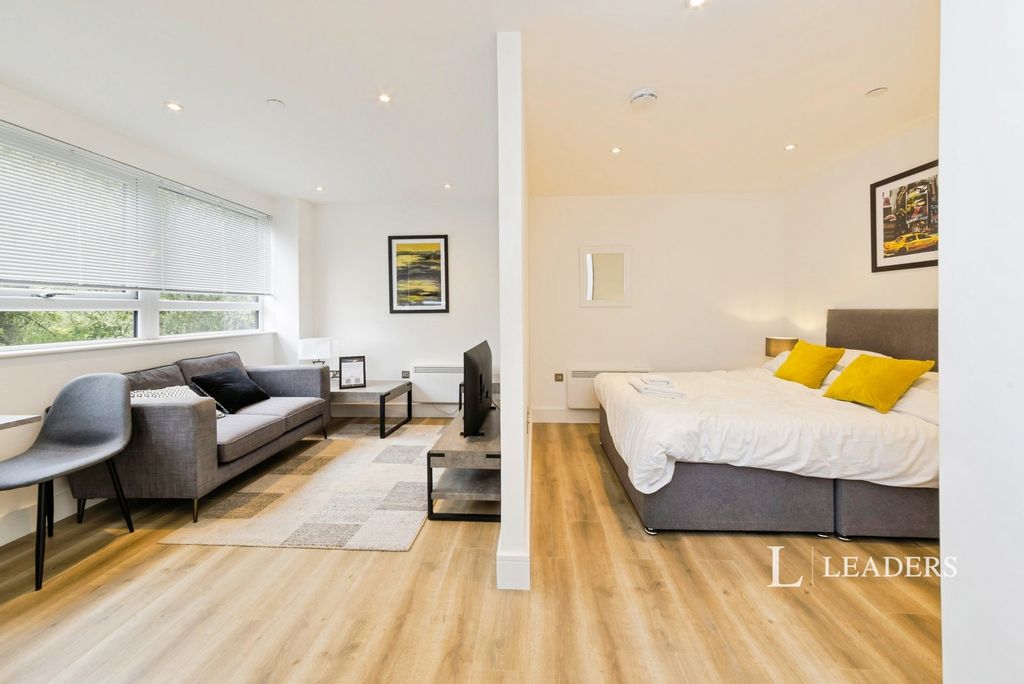 Property photo 1 of 15 Pbox-Img.Jpg