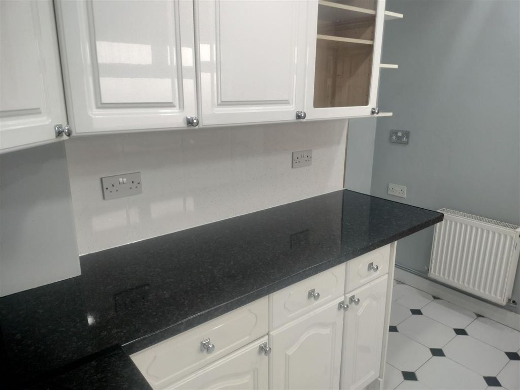 Property photo 3 of 14 34 Mary Street Kitchen ....Jpg