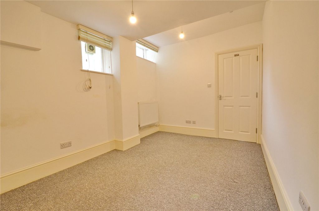 Property photo 3 of 11 Picture No. 04