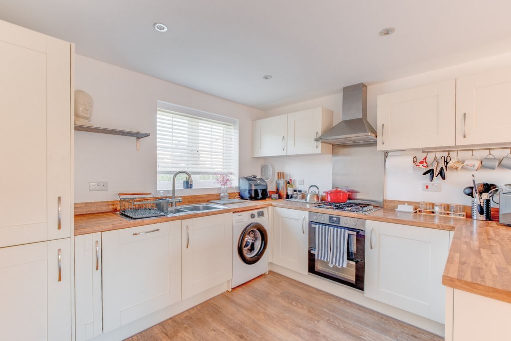 Property photo 2 of 13 Picture No. 11