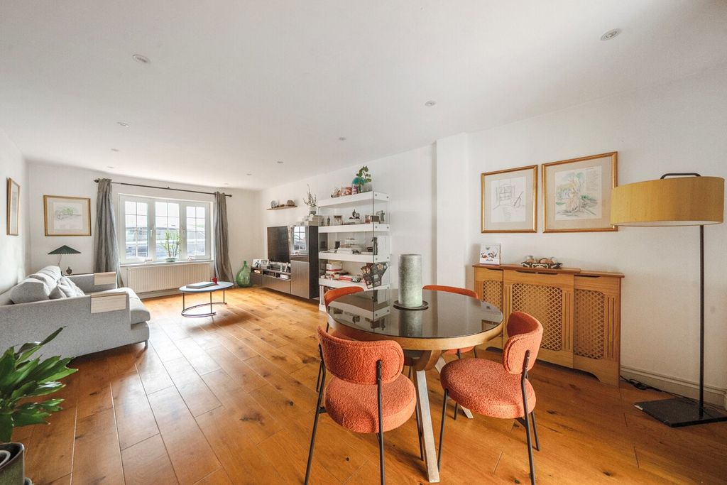 Property photo 2 of 11 Picture No. 23