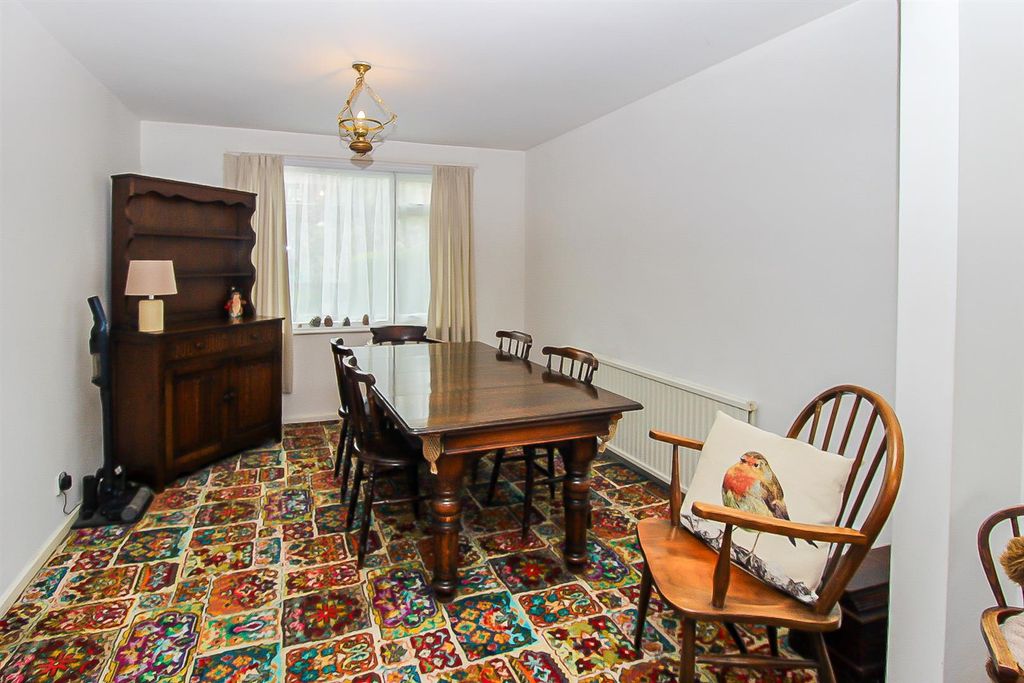 Property photo 3 of 11 Dining Room