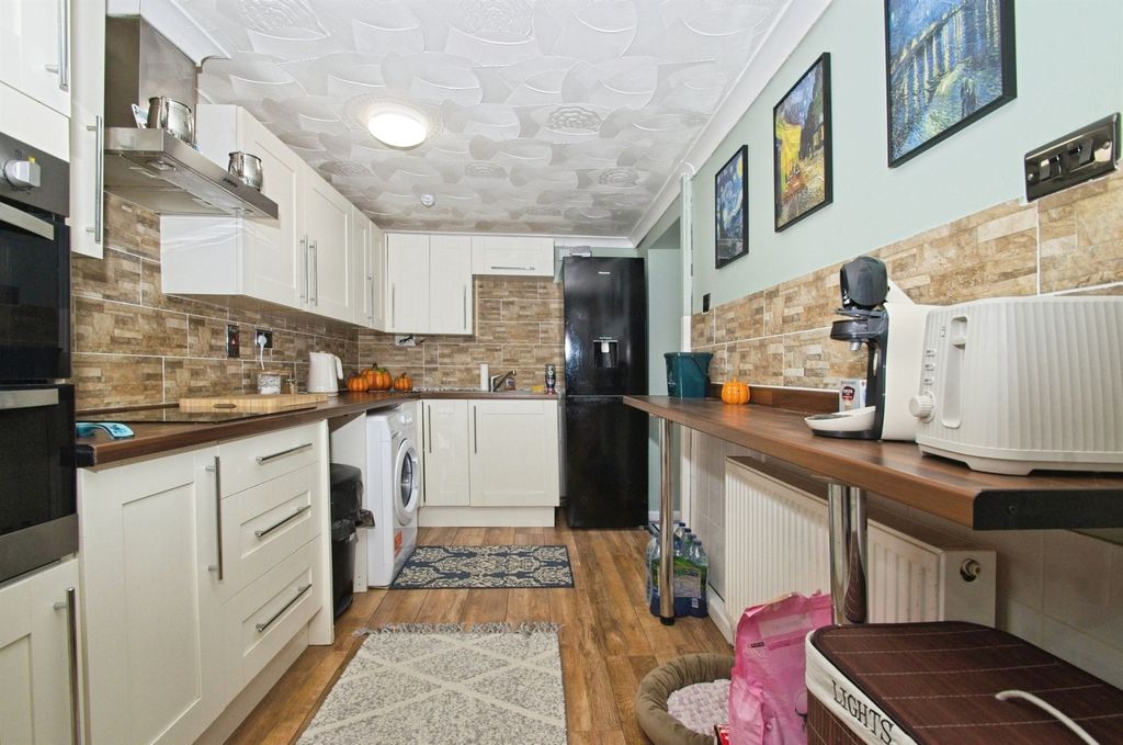 Property photo 2 of 18