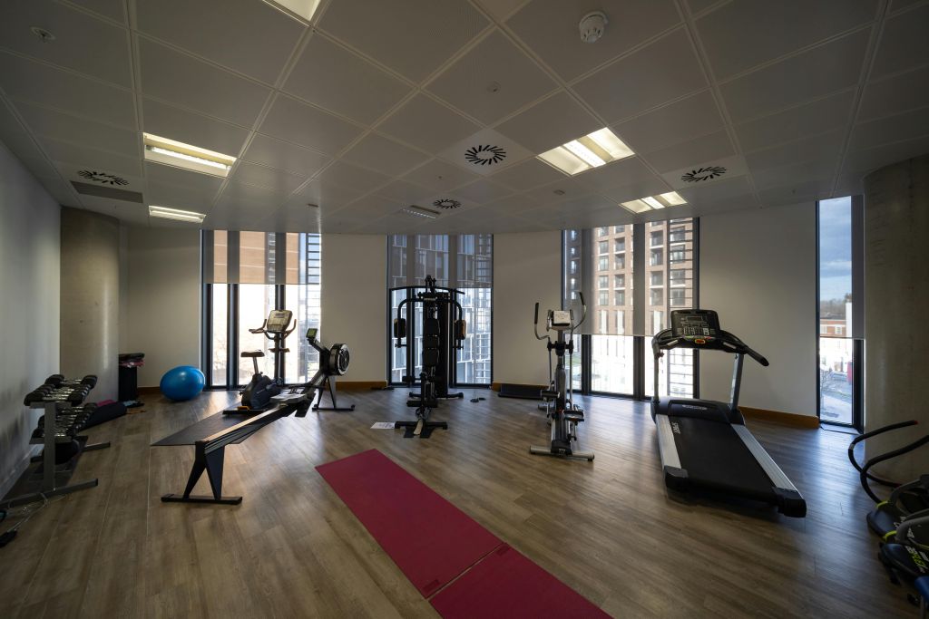 Property photo 3 of 36 Unex Tower 77.Jpg