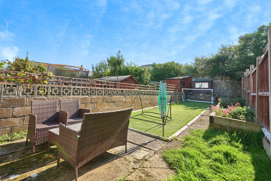 Property photo 2 of 17 Photo
