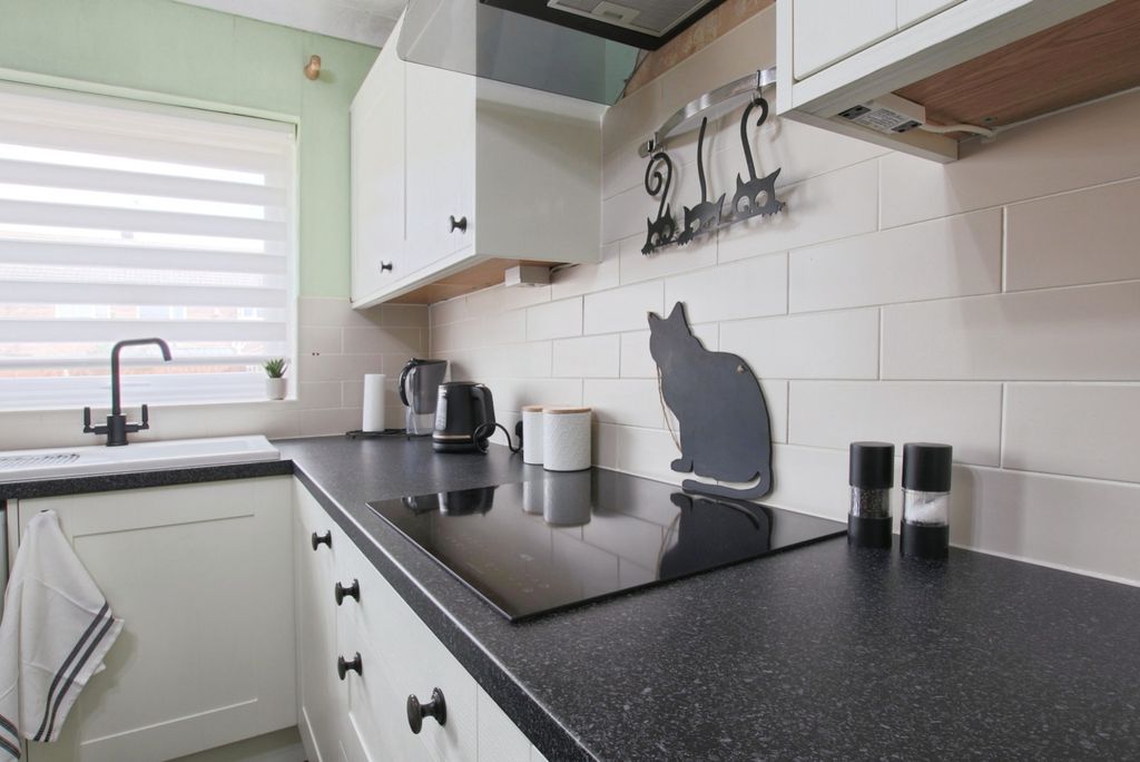Property photo 3 of 14 4209875