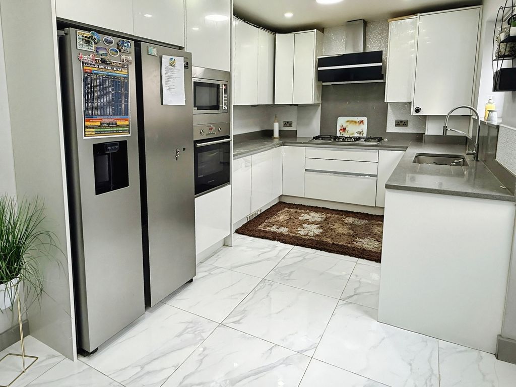 Property photo 3 of 26